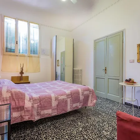 Ferretti Hotel 2*
