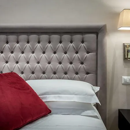 Emma Small Luxury Hotel