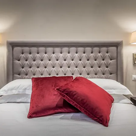 Emma Small Luxury Hotel