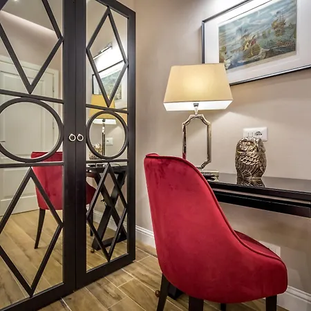 Emma Small Luxury Hotel 2*