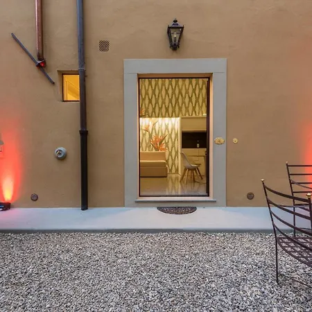 - Dragomanni Loft With Patio Apartamento *