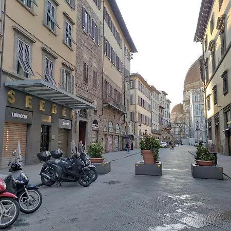 Apartament Cashmere A Stone's Throw From The Duomo