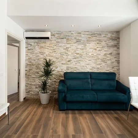 Central Apartment *