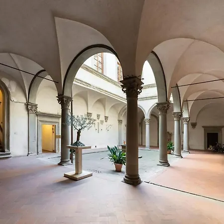 Borgo Santa Croce * فلورنس