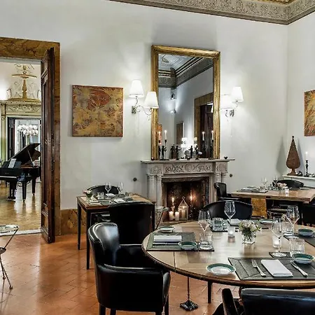 Hotel Relais Santa Croce, By Baglioni 5*