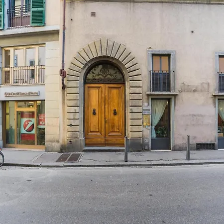 Toc Toc - Modern In Florenz