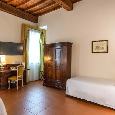 Machiavelli Palace מלון 3*