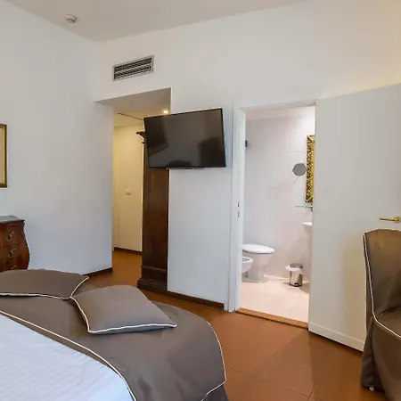 מלון Machiavelli Palace 3*