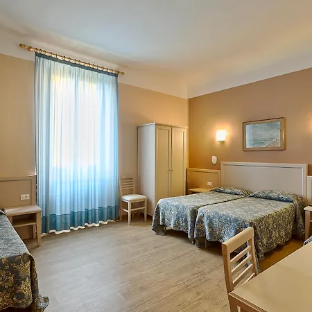 Eden Ξενοδοχείο 3*