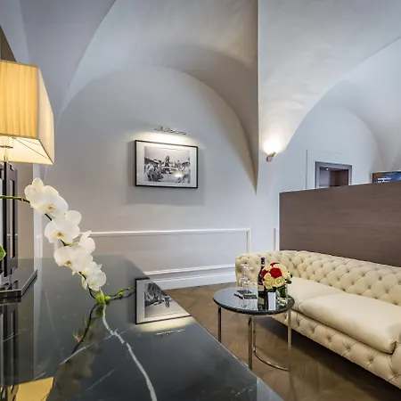 Palazzo Alfieri Residenza D'epoca Hotel 4*