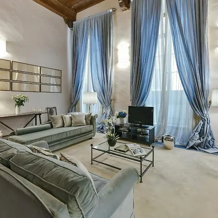 Caravaggio Frescoed Big Loft In Oltrarno Appartement Florence
