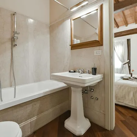 Buonarroti Big With Terrace In Oltrarno Florencia