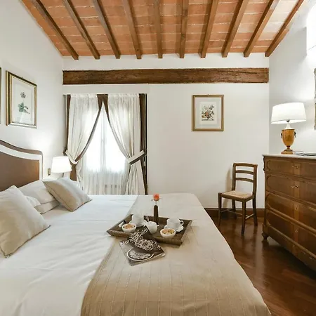Buonarroti Big With Terrace In Oltrarno * Florencia