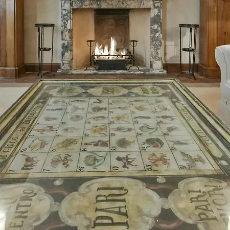 Raffaello With Fireplace In Oltrarno Appartamento