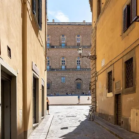 Sdrucciolo Dei Pitti Fourth Floor Apartment