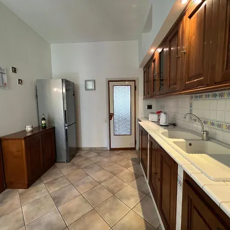 Apartment La Finestra Sul Giardino