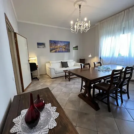 Apartment La Finestra Sul Giardino *