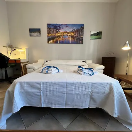 Apartment La Finestra Sul Giardino *