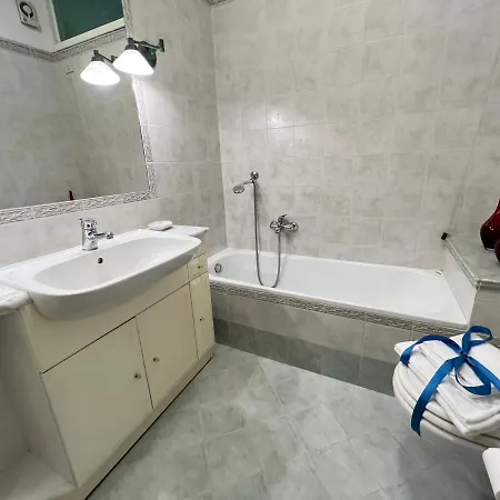 La Finestra Sul Giardino Apartment *