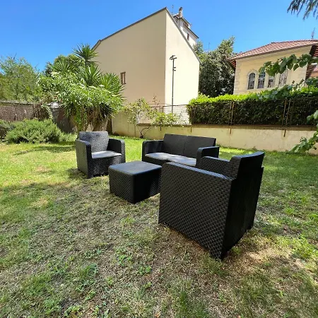 Apartment La Finestra Sul Giardino