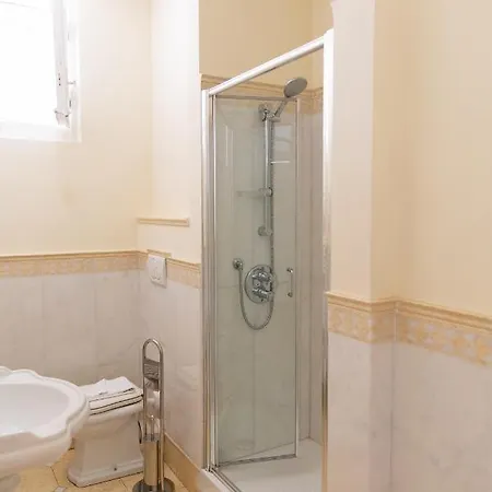 Classic 1br Outside Ztl & 10 Min From Center