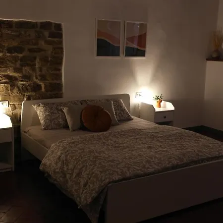 Dante's Dei Cerchi Guest house