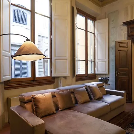 Renaissance Palace Noble Floor Daire *