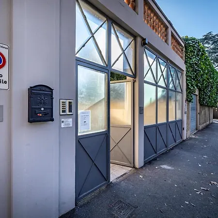 Yid Oltrarno Segreto Apartment