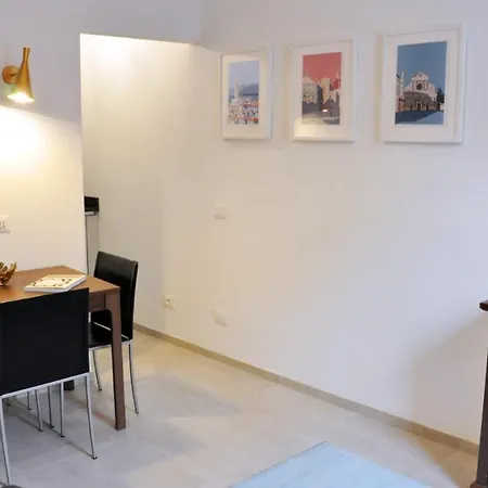 Charming Michelangelo Apartment *