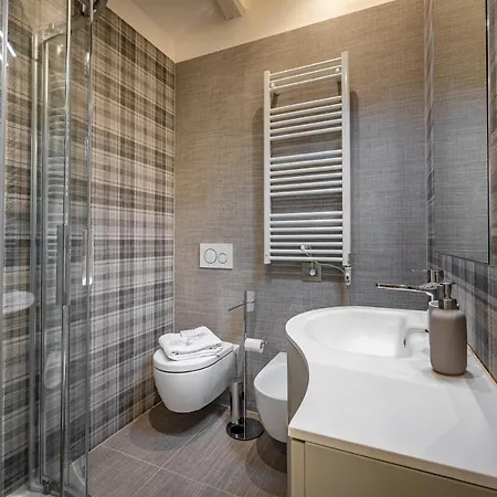 Yid Capo Di Luxury In Firenze