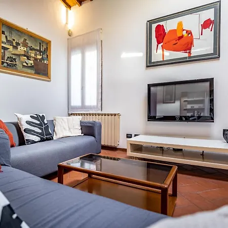 Yid Vellutini Apartment Florenz