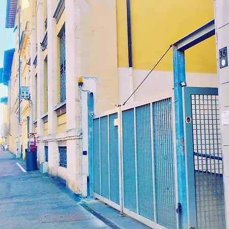Bright Gioberti Courtyard Apartment