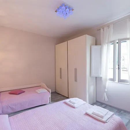 Apartment In Via Panicale Florence