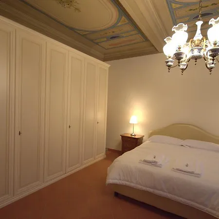 Sant'antonino Apartment *