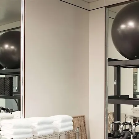 Hilton Metropole Hotel 4*