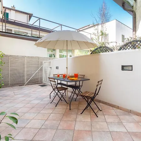 La Casa Di Remo Ground-floor With A Patio Apartment