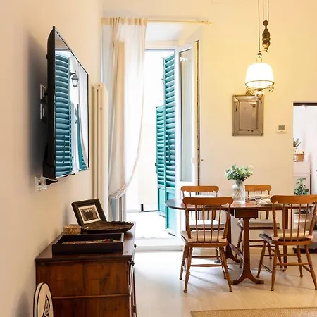 Capponi Deluxe Apartament *