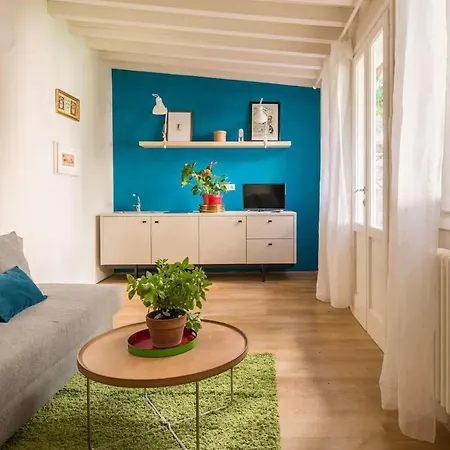 Boutique With Private And Garden Oasis *
