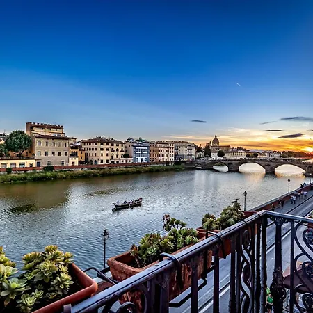 Palazzo Alfieri Residenza D'epoca Hotel 4*