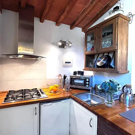 Characteristic In Santa Croce Apartment *