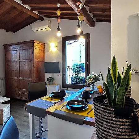 Apartment Characteristic In Santa Croce