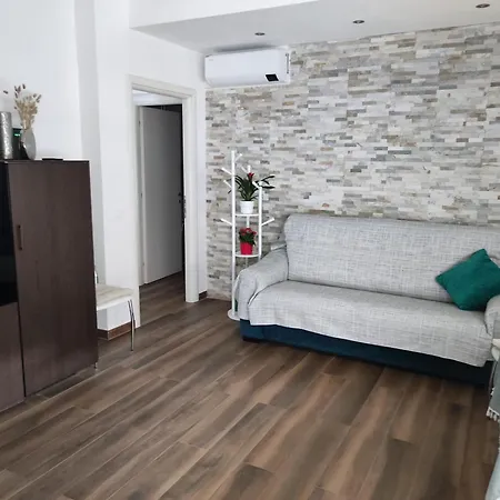 Central Apartment *