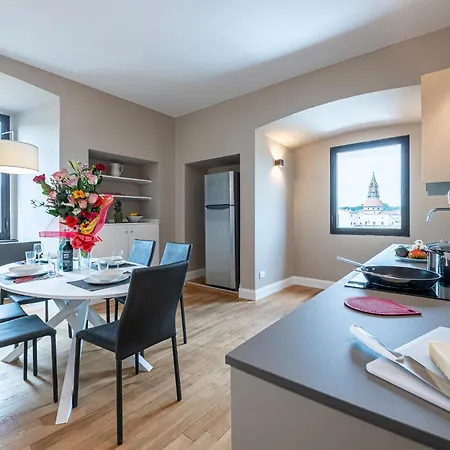 Apartment Two Towers-ramaglianti & Belfredelli