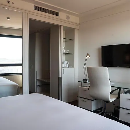 Hilton Metropole Hotel