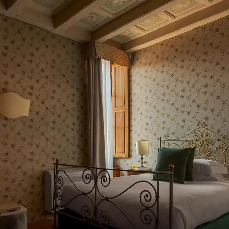 Loggiato Dei Serviti 3* Florença