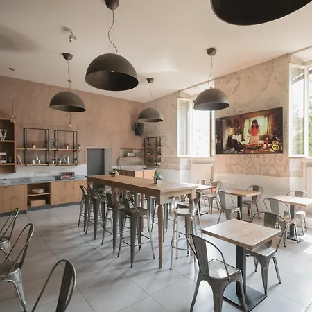 & 7 Hostel Florencie