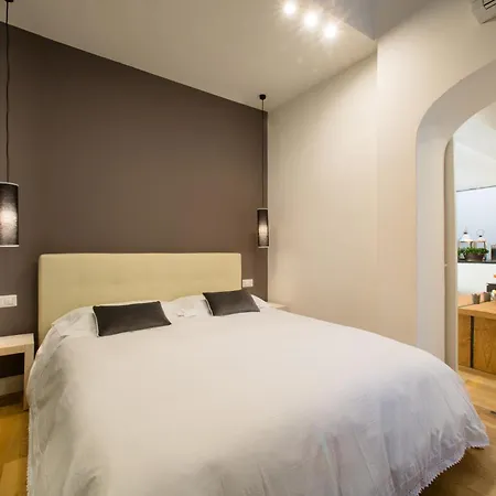 Apartment Ta - One Bedroom Luxury In The Fashion District Florence