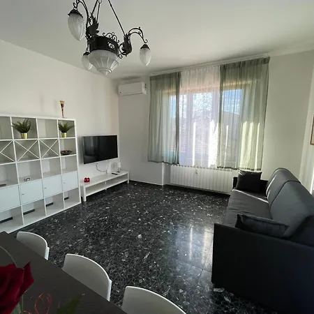 Roby In Centro 3 3 Bagni Apartamento *