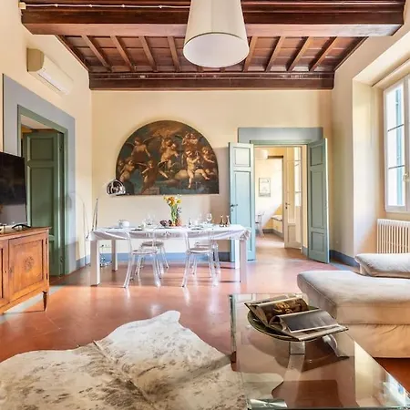 Ginny's House- Borgo La Croce Luxury Apartment Florence