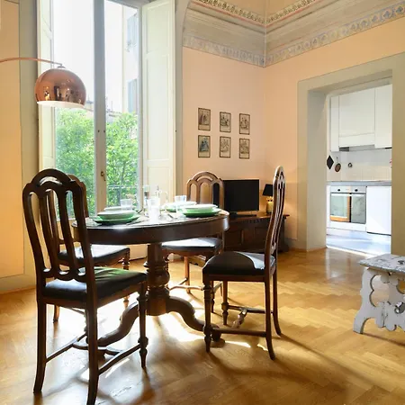 Santa Maria Novella Deluxe Apartment